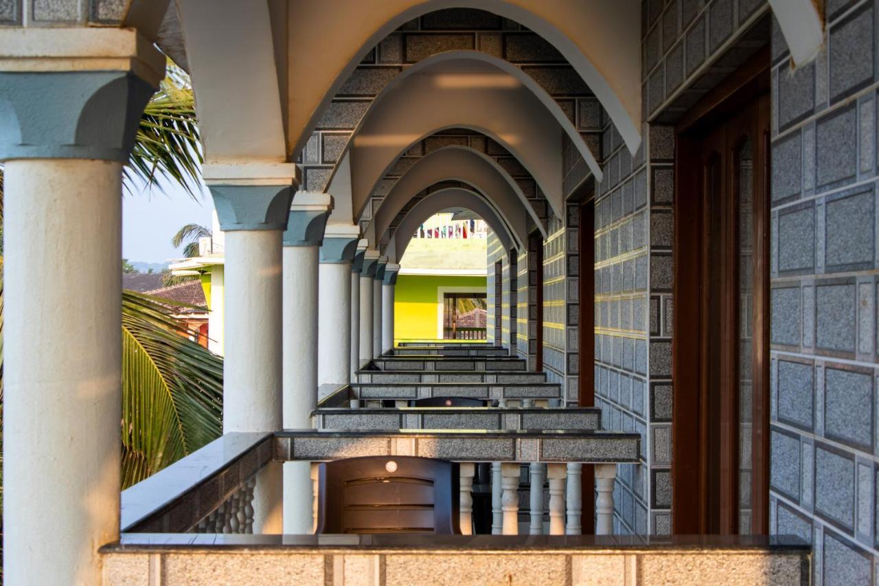 Larios Beach Holidays Resort Бага Екстер'єр фото