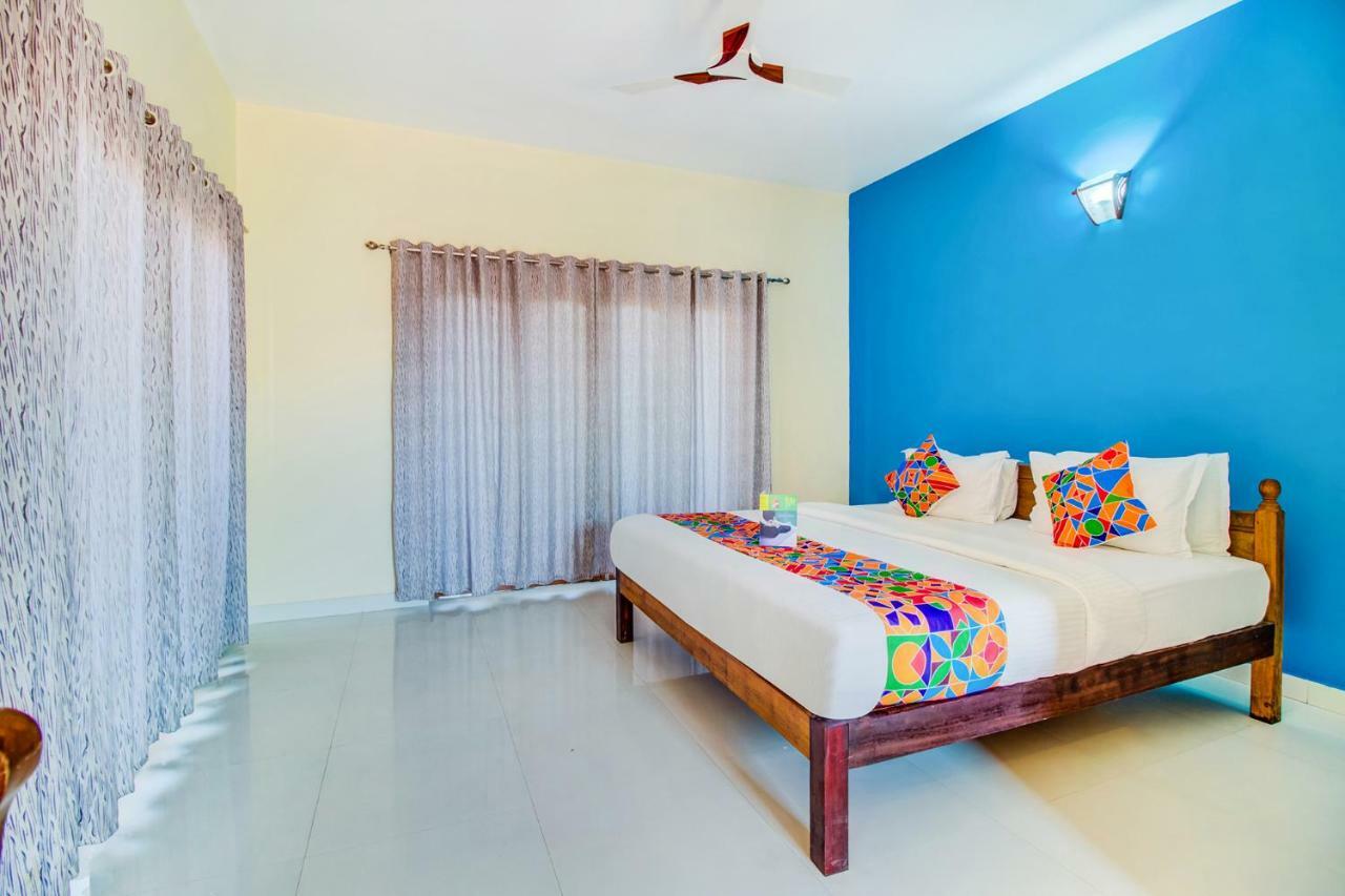 Larios Beach Holidays Resort Бага Екстер'єр фото