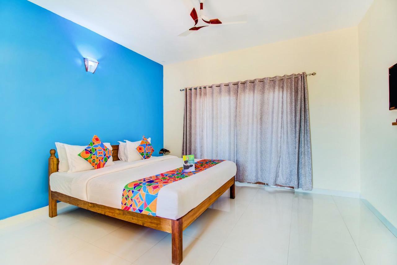 Larios Beach Holidays Resort Бага Екстер'єр фото