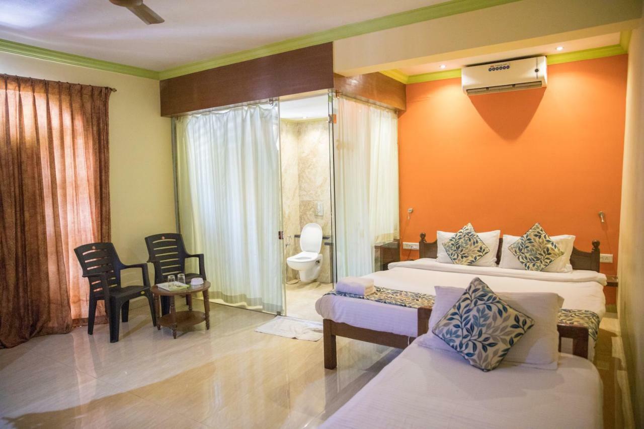 Larios Beach Holidays Resort Бага Екстер'єр фото