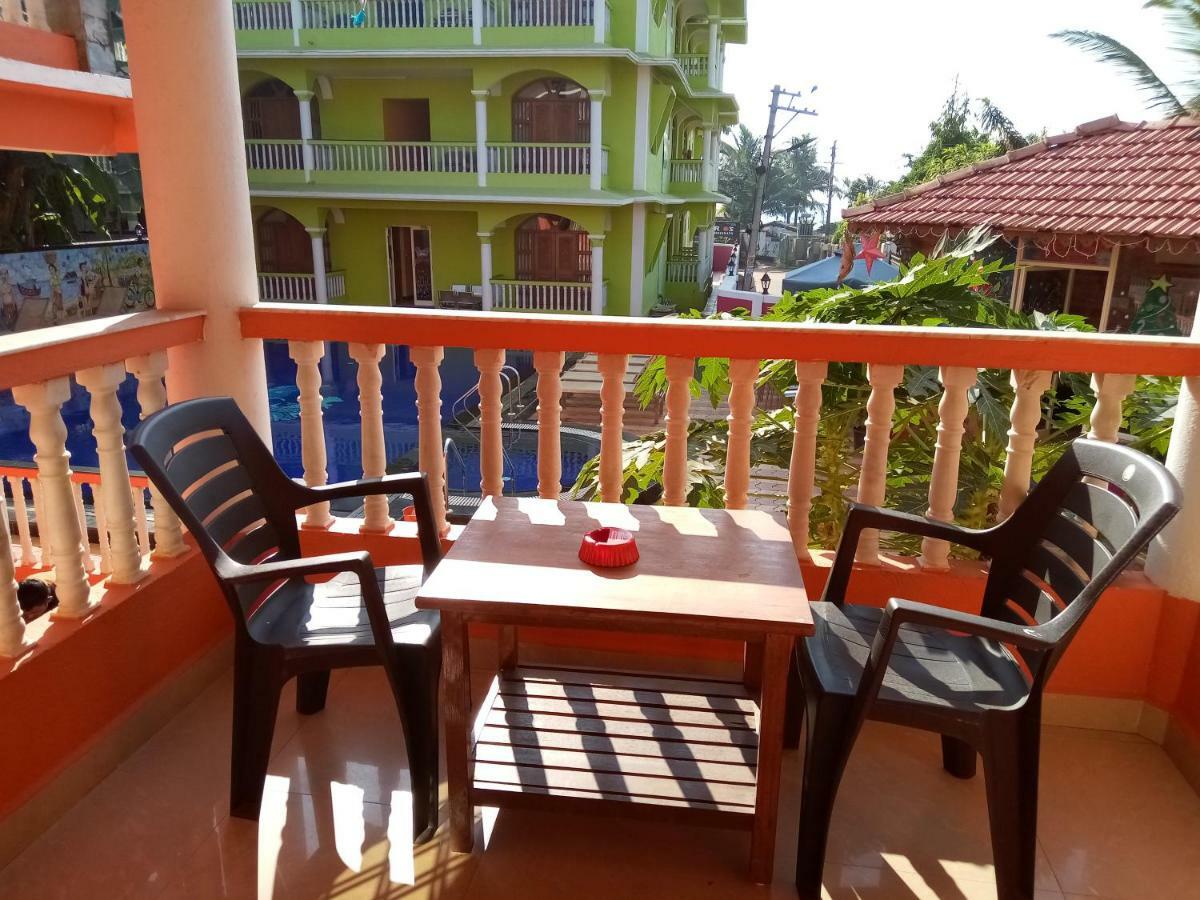 Larios Beach Holidays Resort Бага Екстер'єр фото